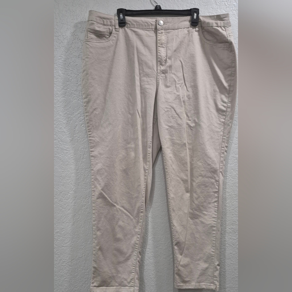 Avenue Khaki Pants Size 20 Tan Casual Office